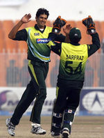 Abdur Rauf celebrates the wicket of Masakadza