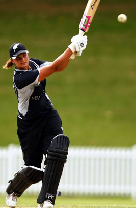 Suzie Bates superb ton against Pakistan takes New Zealand to ICC Women's World Cup final