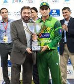 Mohammad Hafeez with the trophy after winning the series 2-1